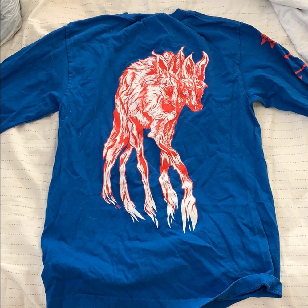 Long sleeve graphic tee